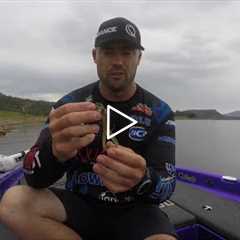 Bass fishing with Chatterbaits on lake Glenbawn - Dean Silvester